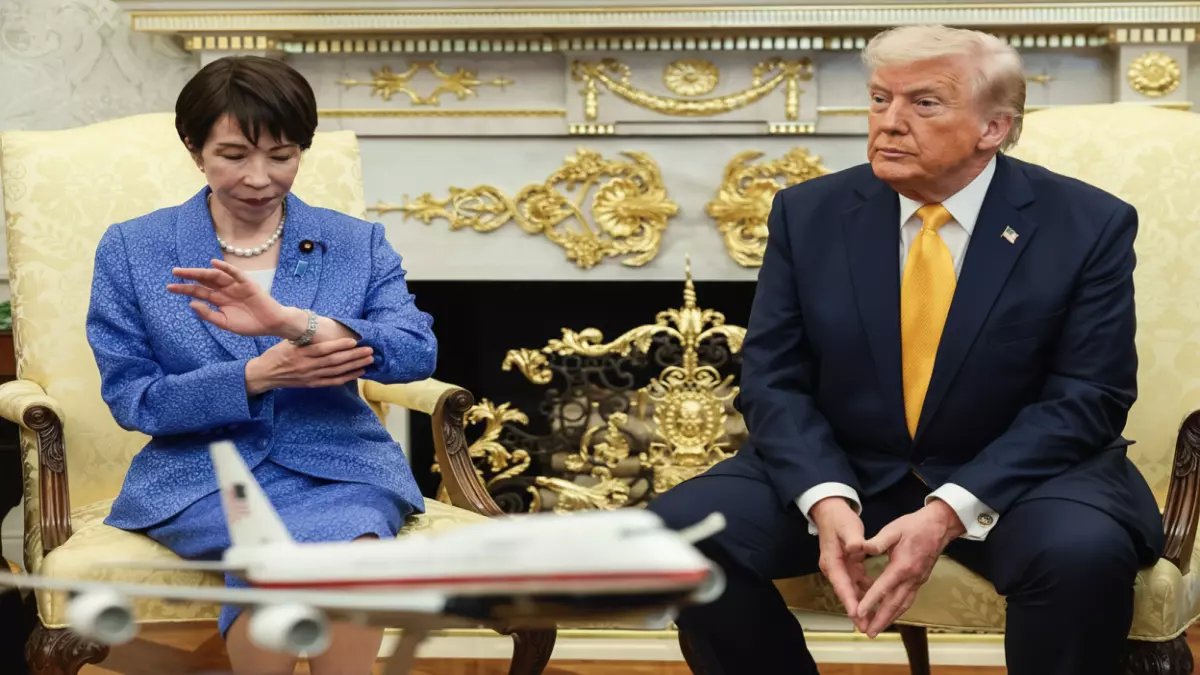 عاجل: ترمب يحاصر رئيسة وزراء اليابان بورقة الـ50 ألف جندي أمريكي... هل ستنهار تحت ضغط مضيق هرمز؟