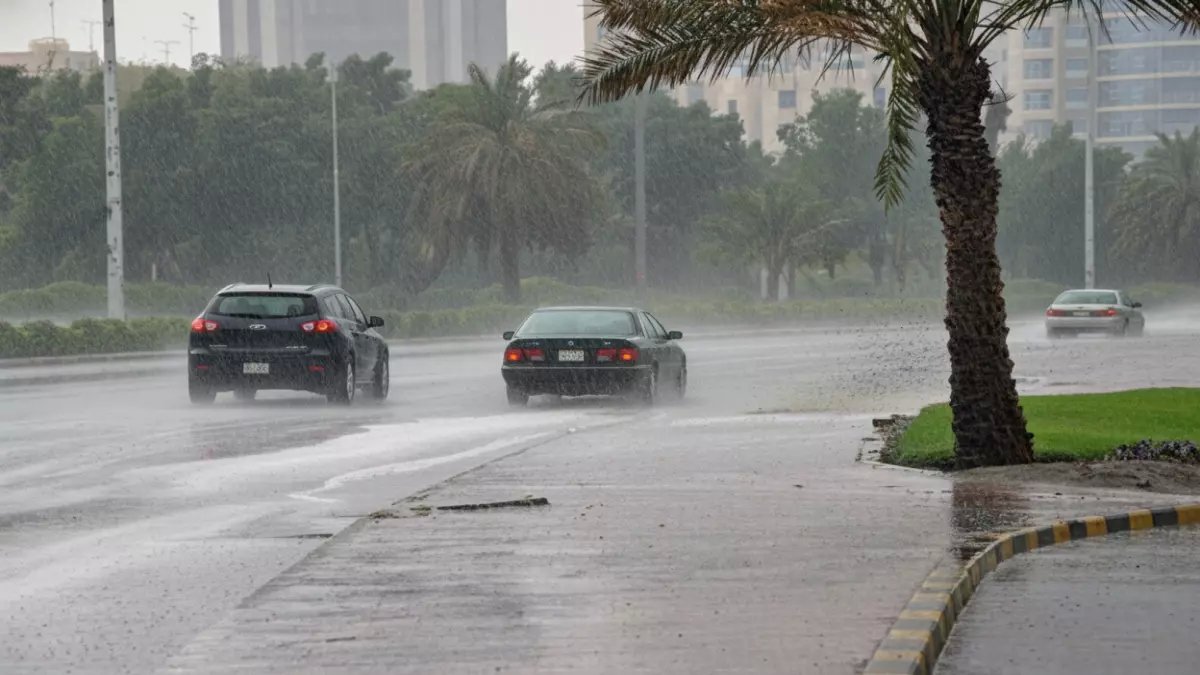 عاجل: عواصف رملية مدمرة وسيول خطيرة تهدد المملكة في آخر أيام رمضان - انعدام الرؤية تماماً!