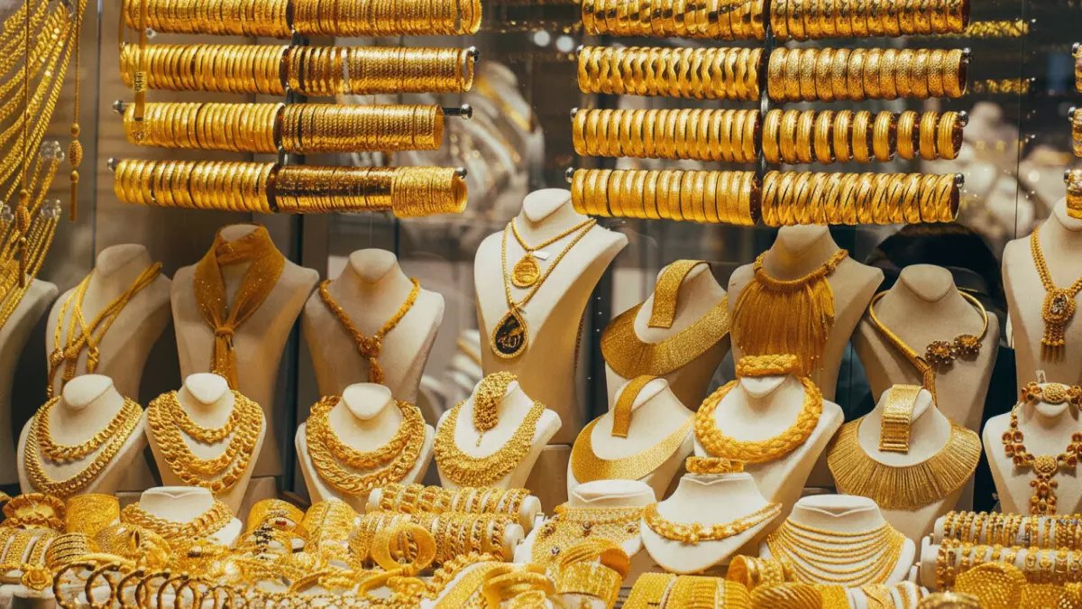 🚨 عاجل: أسعار الذهب تنفجر في أول أيام العيد - عيار 21 يصل 6990 جنيه والمصريون في صدمة!