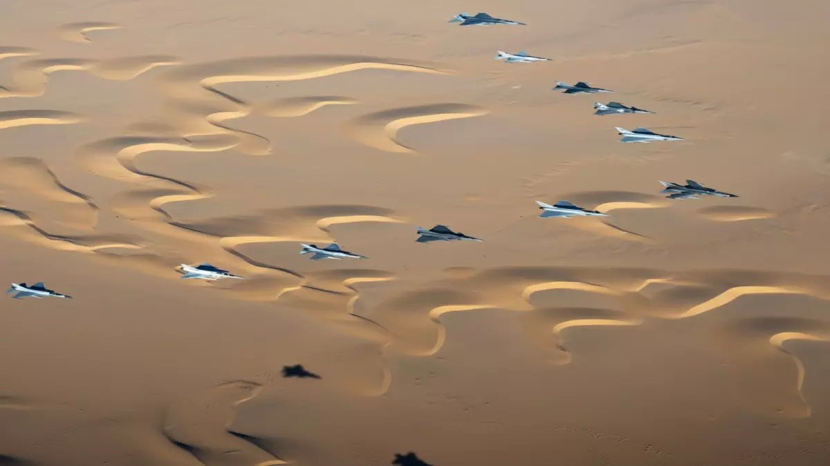 عاجل: الدفاع السعودي يسحق 3 مسيرات معادية في عملية برق شرقية - من يقف خلف الهجوم؟