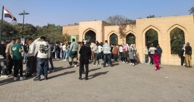 حديقة الأزهر تفتح أبوابها لاستقبال الزائرين للاحتفال بالعيد وزحام فى أول ساعة