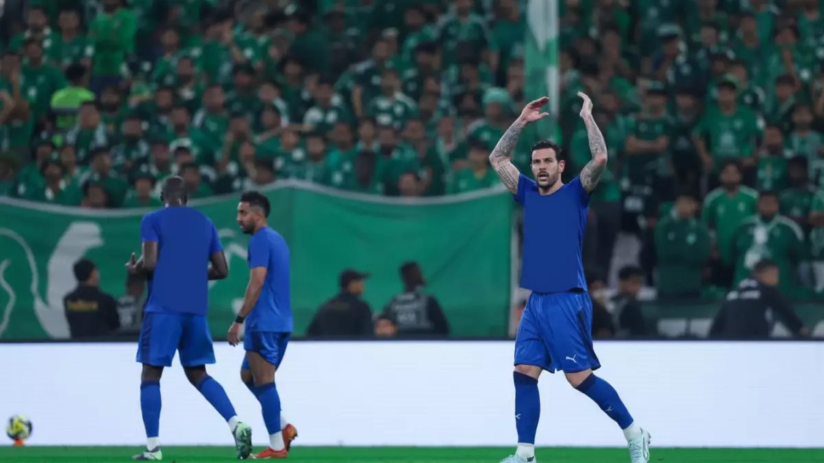 صادم: خبير يكشف الحقيقة حول طرد ثيو هيرنانديز أمام الأهلي... والقرار الذي أشعل غضب الجماهير!