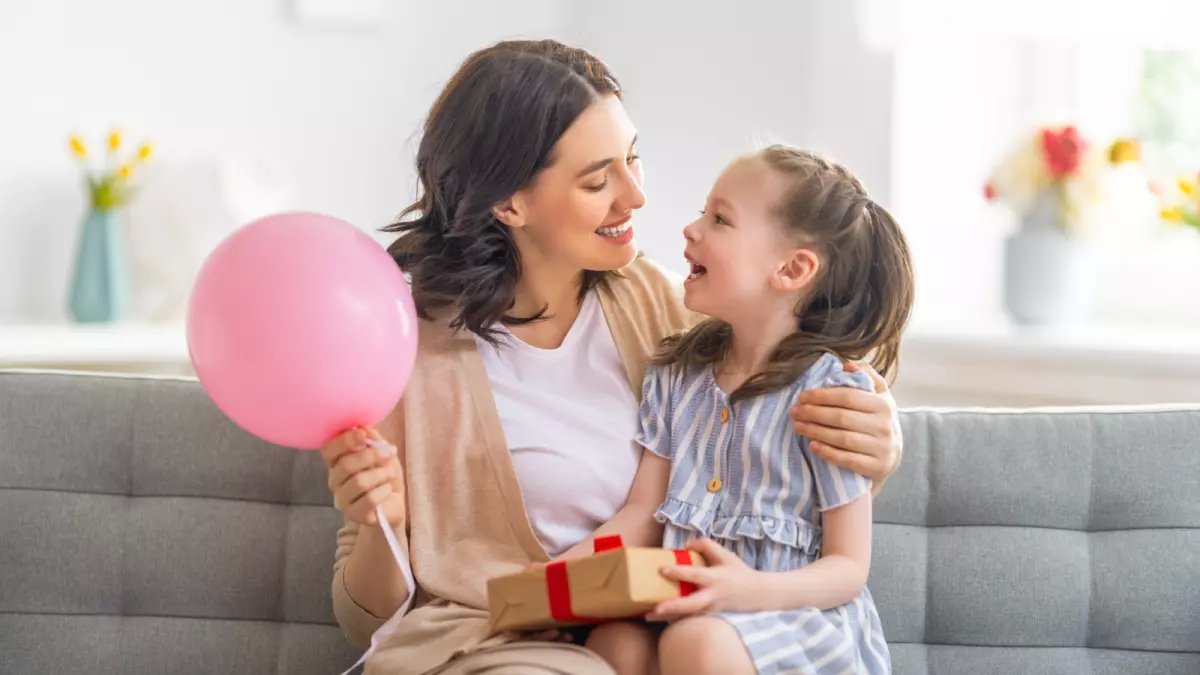 عاجل: "عيد مزدوج" يجتاح مصر… أمهات يحصلن على هدايا لم تخطر ببالهن من قبل!