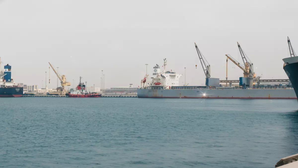 عاجل: طائرة مسيرة تهز أسواق النفط العالمية... هل ترتفع الأسعار 30% خلال أيام؟