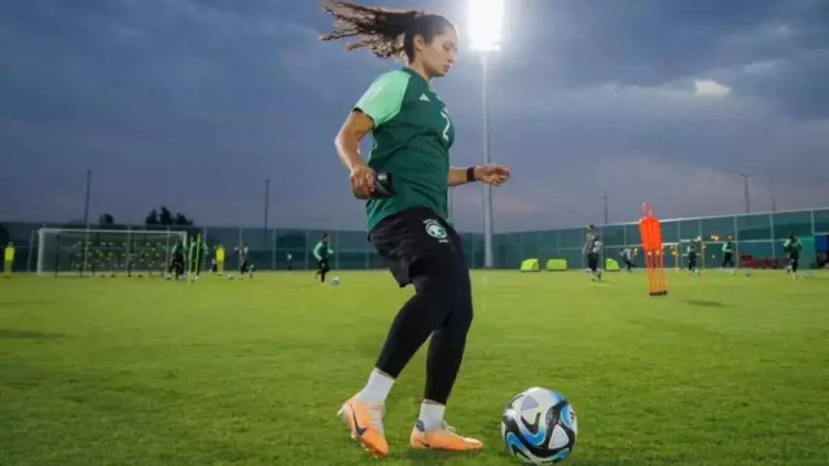 عاجل: المدير الفني يقصي 9 نجوم من المنتخب السعودي… هل تريد معرفة هذه الأسماء الصادمة؟