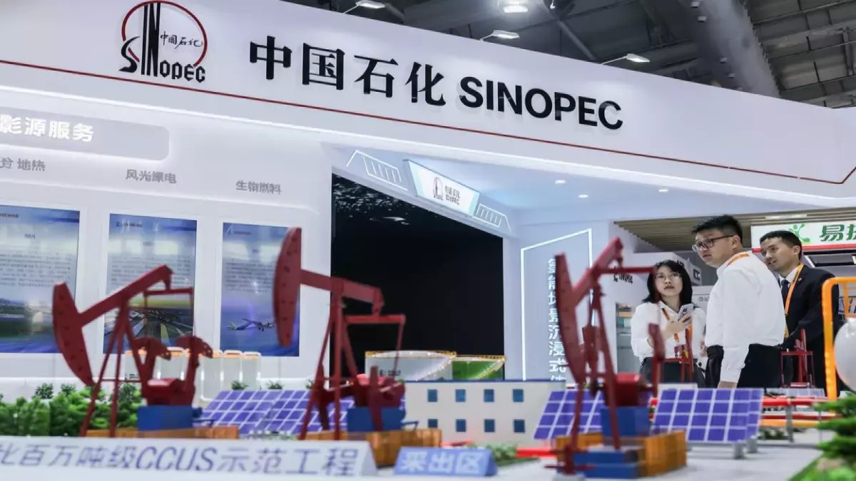 السعودية تفتح 'الصنبور' لمواجهة أزمة غير متوقعة.. والسبب هو 24 مليون برميل تكشف خطأً تقنياً هائلاً