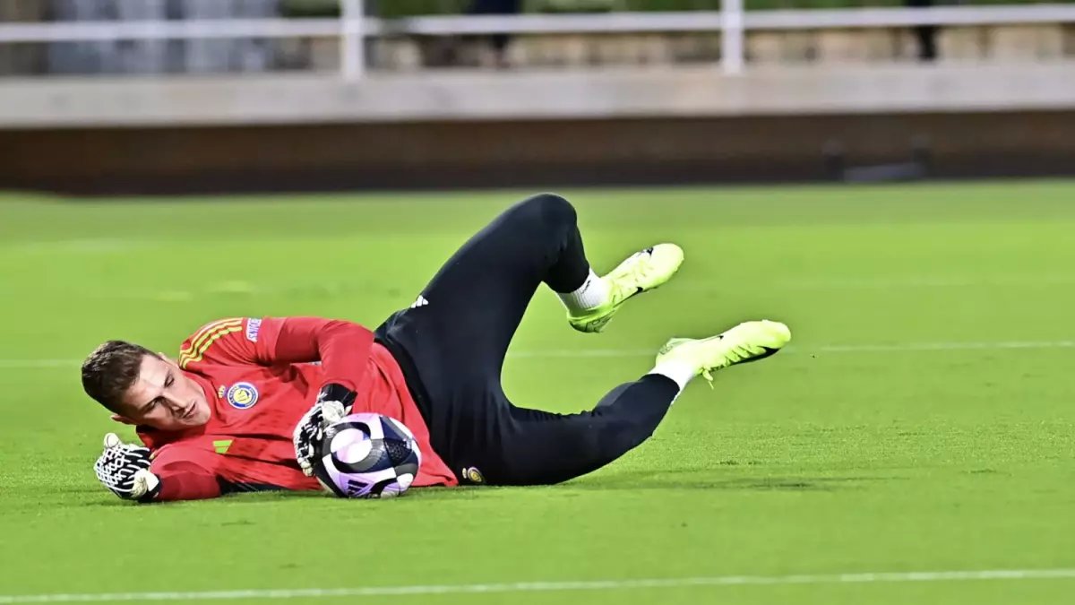 عاجل: بينتو النصر يستعد لحراسة عرين البرازيل أمام فرنسا - غياب مفاجئ لأليسون يفتح الباب!