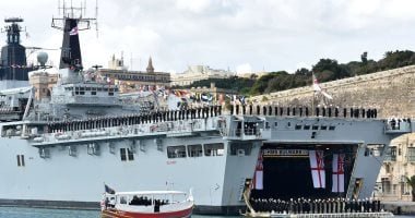 غواصة بريطانية تعمل بالطاقة النووية تصل بحر العرب