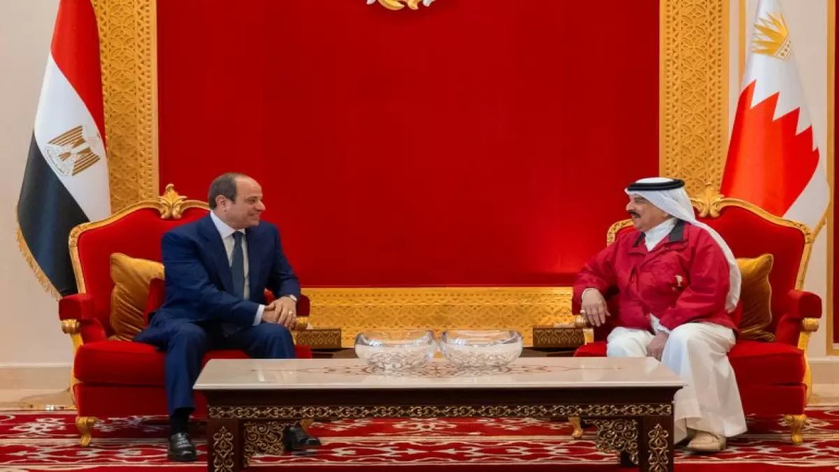 عاجل: ابن سلمان والسيسي يحذران من كارثة إقليمية... إيران تهدد بإغلاق مضيق هرمز وتستهدف المدنيين!