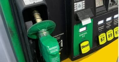  ارتفاع سعر البنزين فى أمريكا 32.2% منذ بدء الحرب