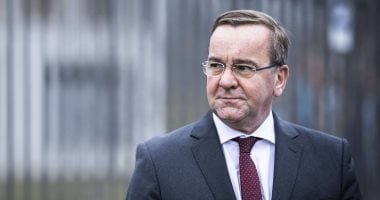 وزير الدفاع الألماني يطالب إيران بوقف فوري لإغلاق مضيق هرمز