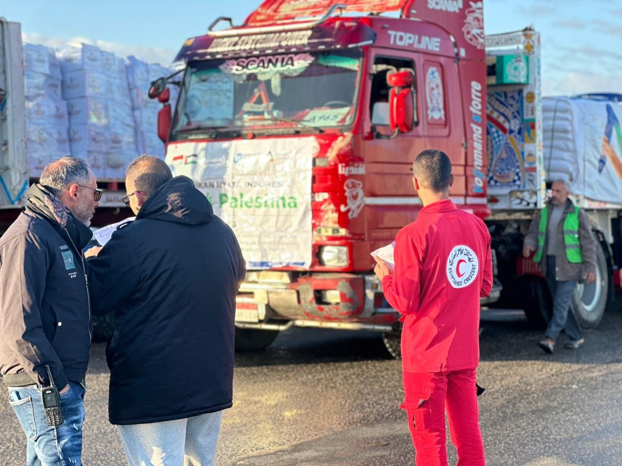 استقبال دفعة جديدة من الجرحى والمصابين الفلسطينيين استقبال دفعة جديدة من الجرحى والمصابين الفلسطينيين