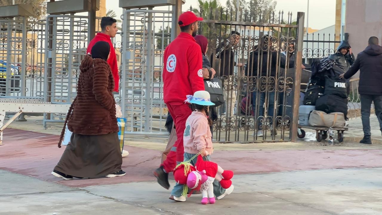 استقبال دفعة جديدة من الجرحى والمصابين الفلسطينيين استقبال دفعة جديدة من الجرحى والمصابين الفلسطينيين