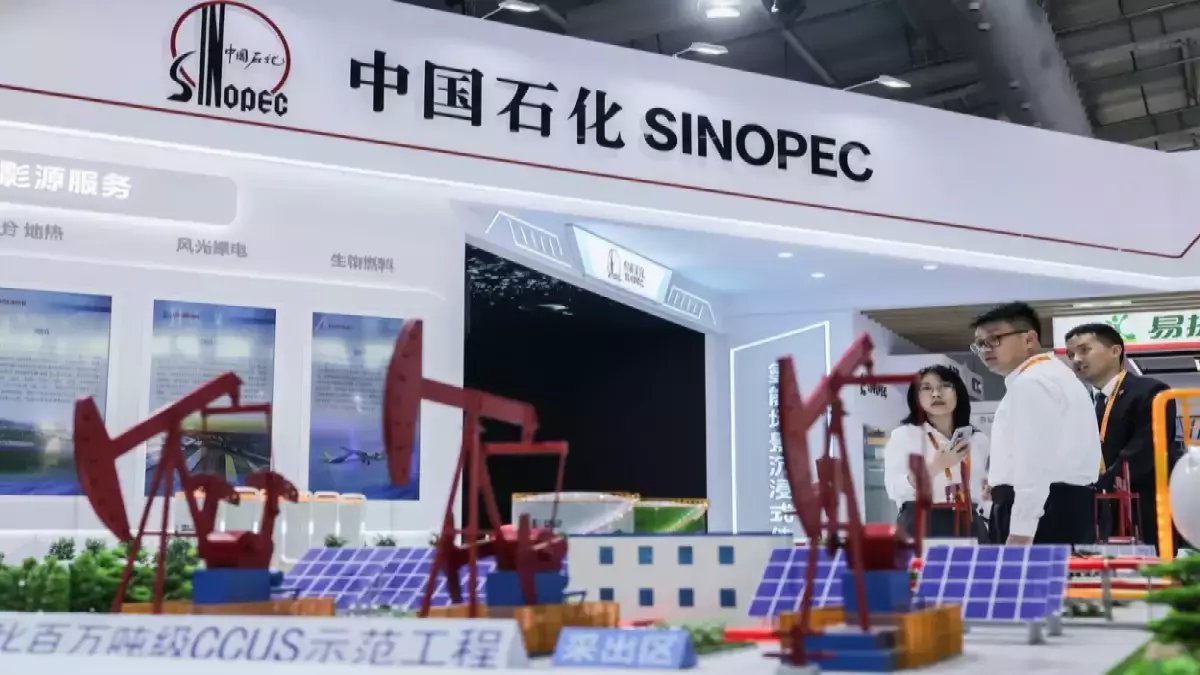 السعودية تفعل المستحيل وتنقذ سوق الطاقة بإجراء جريء.. لكن 24 مليون برميل تكشف عن درس استراتيجي عالمي مُذهل