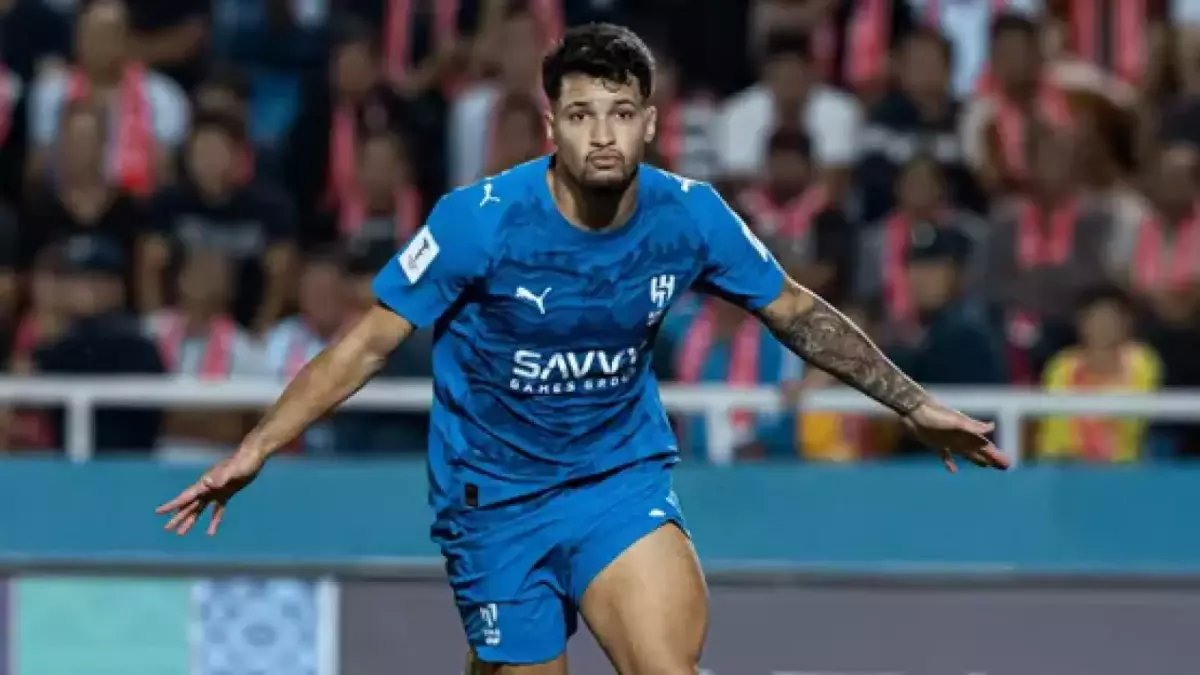 الهلال يلغي عاطفة الجماهير بقرار مصيري.. ثم يضع سعره الاستراتيجي عند 25 مليون دولار