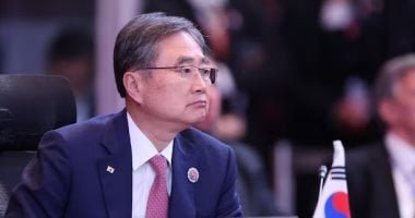 وزير خارجية كوريا الجنوبية يطالب إيران بضمان سلامة السفن بمضيق هرمز