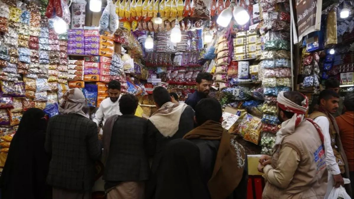 عاجل: الحرب تحرم مليون طفل يمني من ملابس العيد... أرقام صادمة تكشف حجم المأساة!