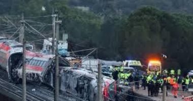 غلق مسار سكك حديدية فى ألمانيا بعد تصادم قطار وناقلة سيارات