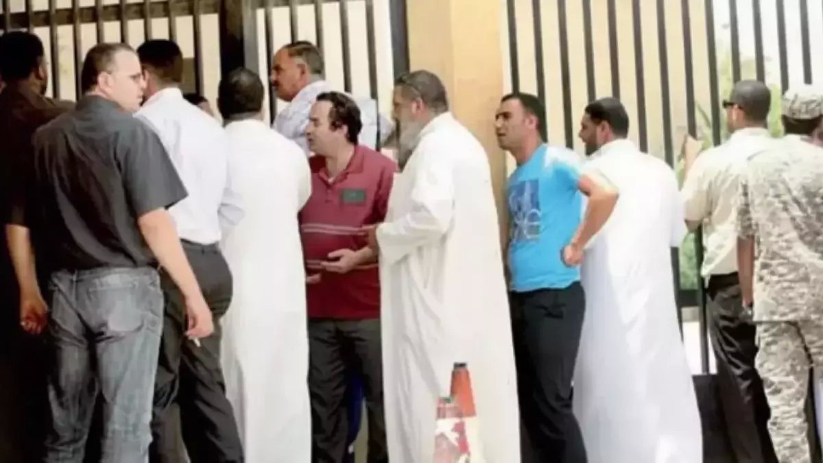 عاجل: قرار حكومي سعودي يفجر مفاجأة للمرافقين... معادلة مالية ثورية تحول العمالة الوافدة!