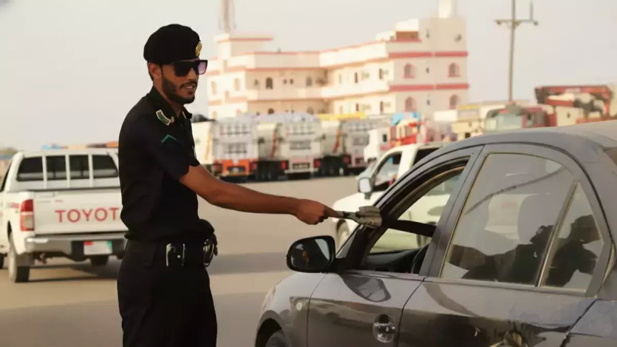 عاجل: السعودية تحظر 7 أنواع مركبات على المقيمين نهائياً من 2026... هل سيارتك محظورة؟
