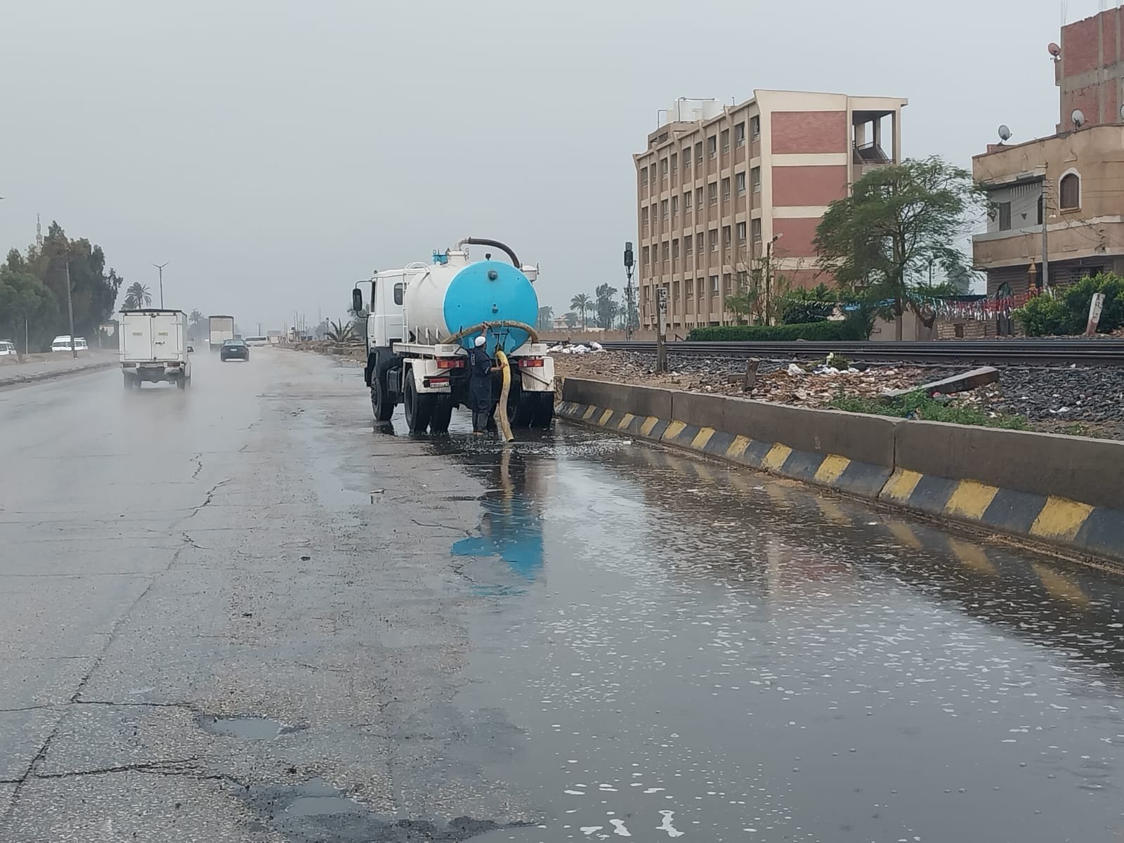 شفط مياه الامطار (11) شفط مياه الامطار (11)