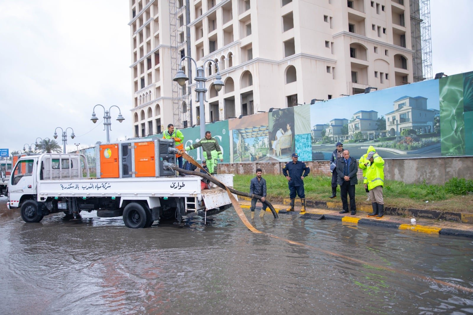 شفط مياه الامطار (18) شفط مياه الامطار (18)