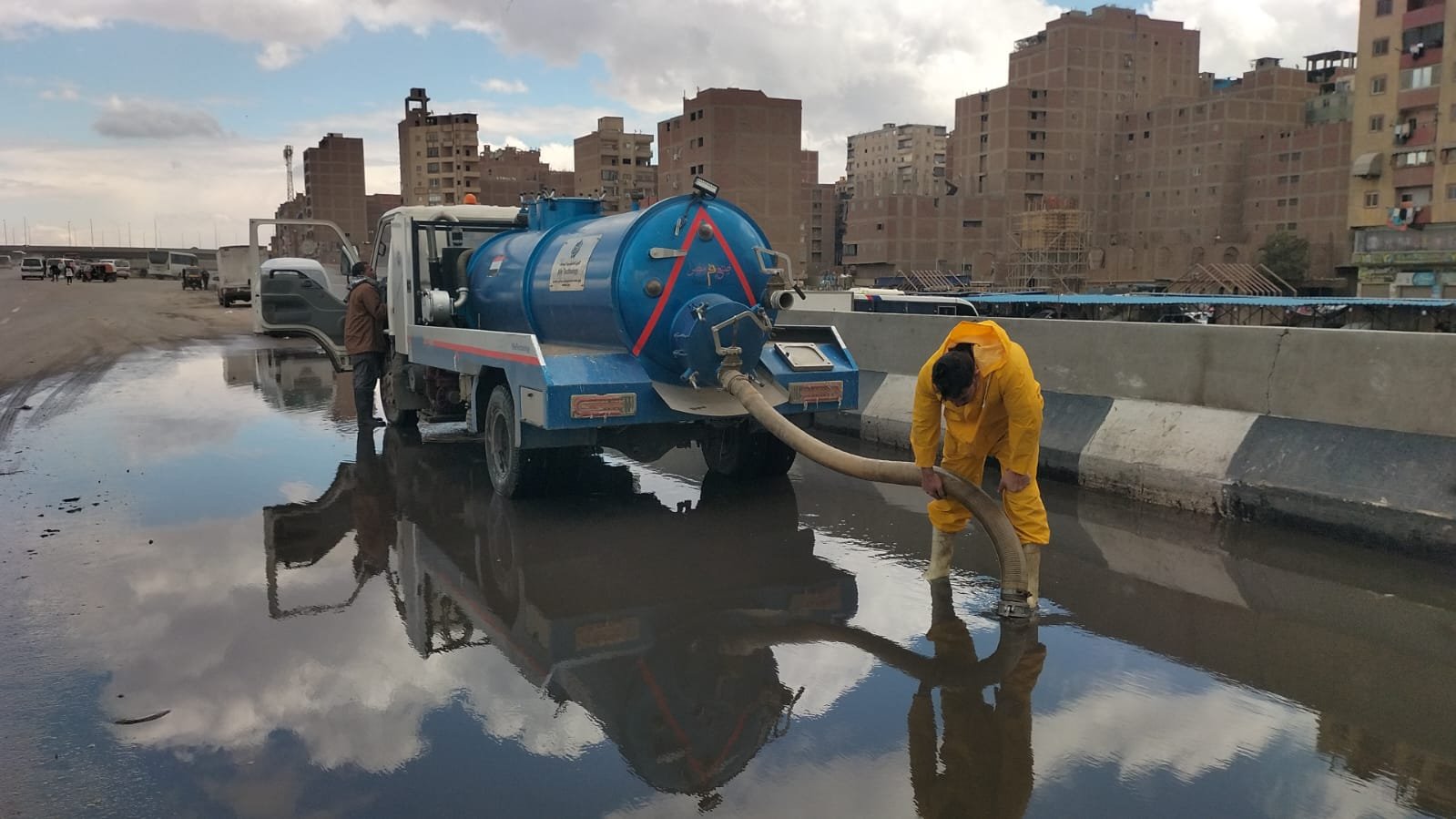 شفط مياه الامطار (14) شفط مياه الامطار (14)