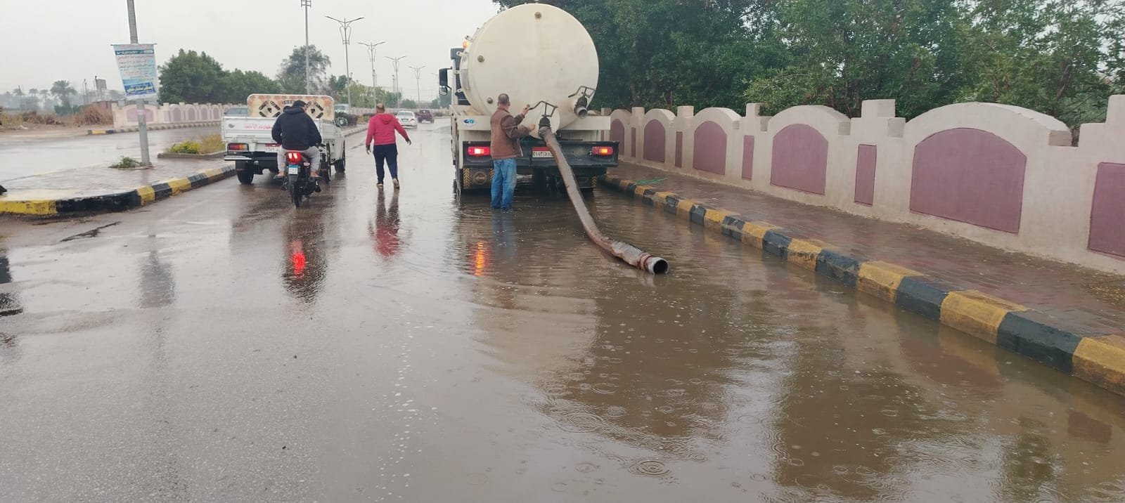 شفط مياه الامطار (30) شفط مياه الامطار (30)