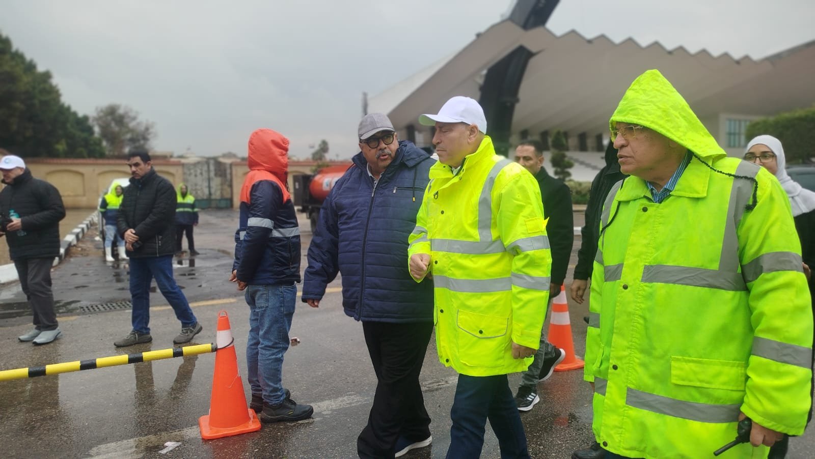 شفط مياه الامطار (29) شفط مياه الامطار (29)