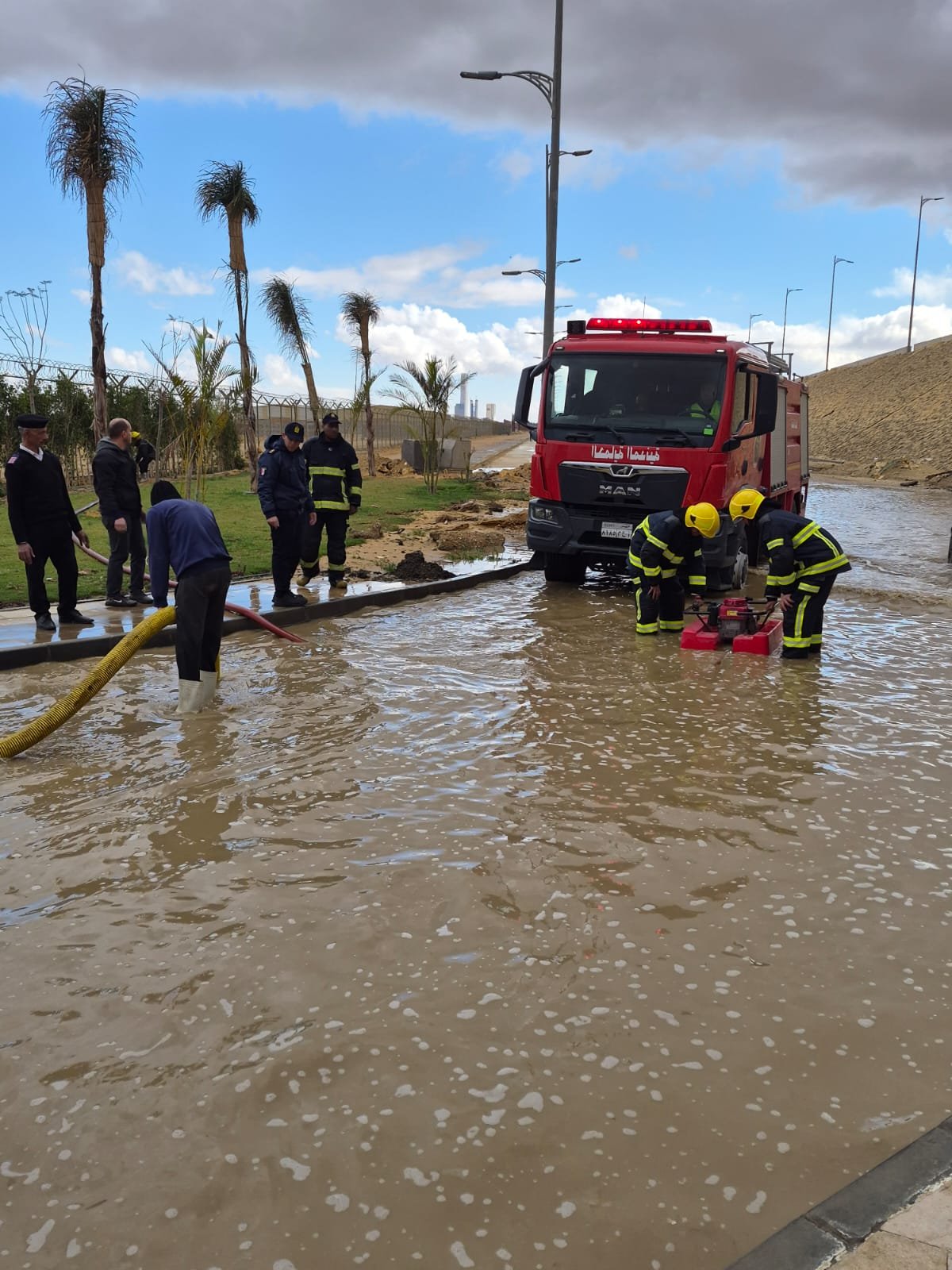الحماية المدنية تسحب تراكمات مياه الأمطار 4