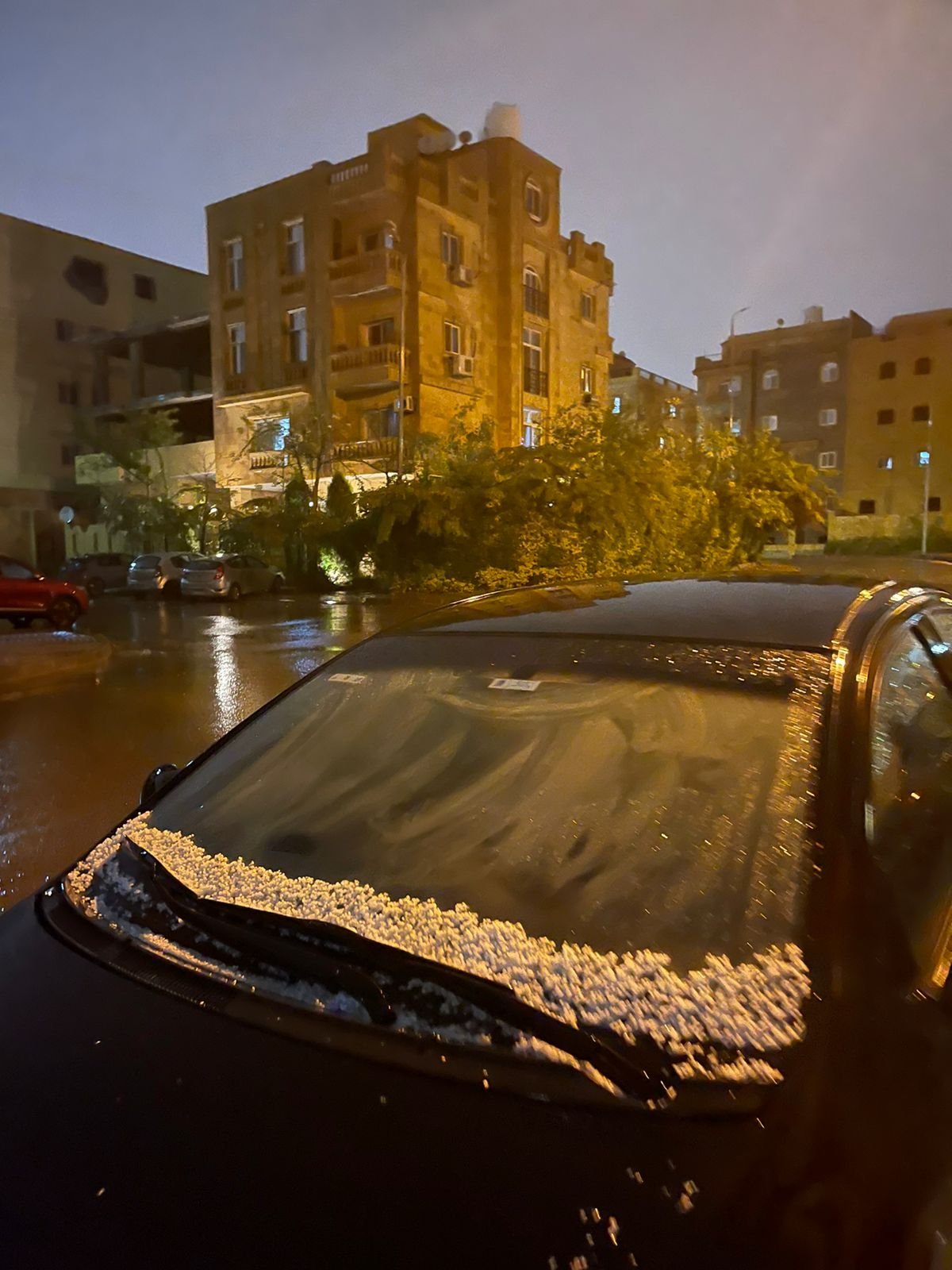 تساقط حبات البرد