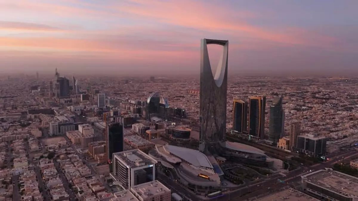 عاجل: إيران تطلق 3 صواريخ باليستية على الرياض... الدفاعات السعودية تدمر معظمها والباقي يسقط في الصحراء!