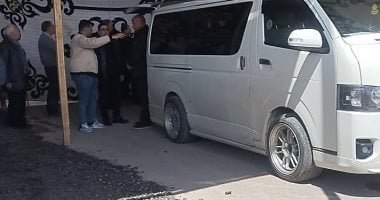 وصول جثمان والدة وزير الزراعة مسجد الإيمان بالإسكندرية.. فيديو