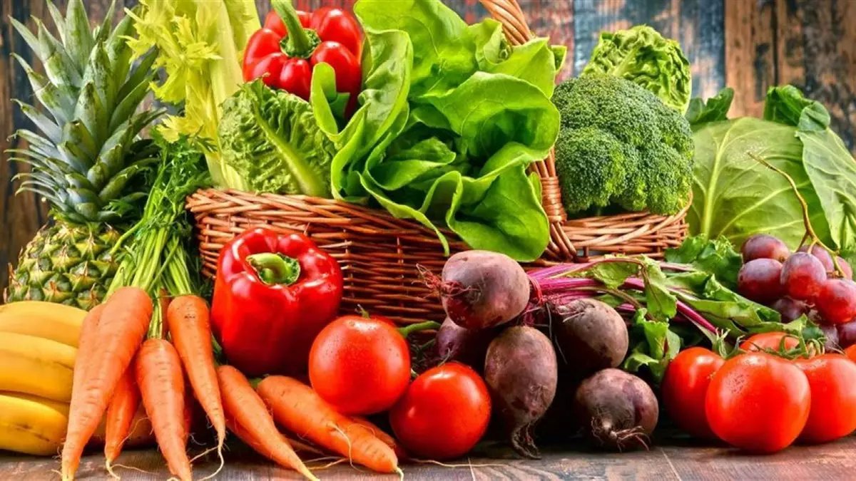 عاجل: انفجار جنوني في أسعار الخضروات بسوق العبور... الطماطم تحطم الأرقام القياسية والمصريون في صدمة!