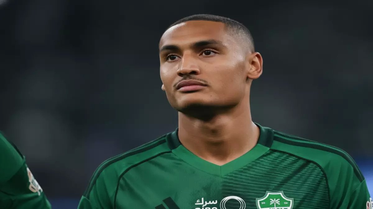قرار مفاجئ من الأهلي يطرد نجماً فرنسياً.. لماذا؟ السبب: صفر مشاركات مؤثرة.