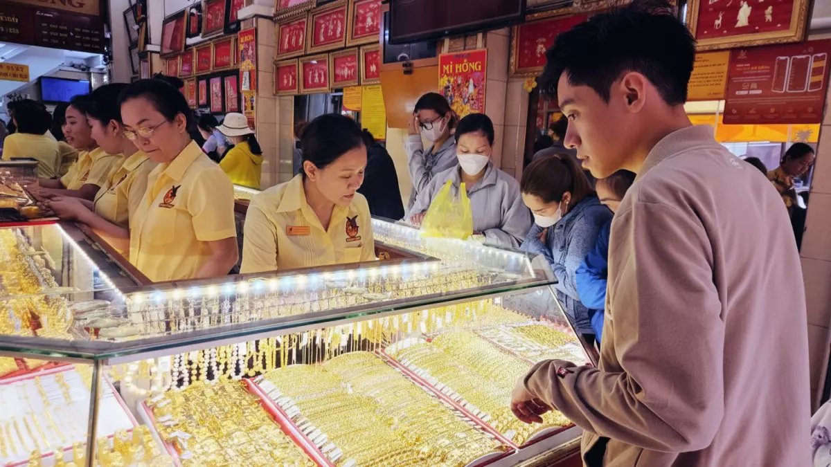 عاجل: سوق الذهب في أزمة حذر... هل تخسر استثماراتك 22% كما حدث منذ يناير؟