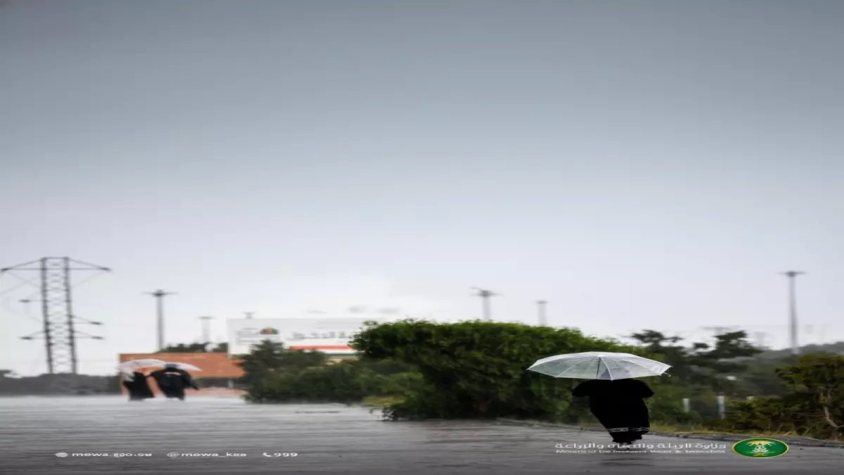 عاجل: أمطار غزيرة تضرب 12 منطقة في السعودية... مكة تحطم الأرقام بـ54.8 ملم!