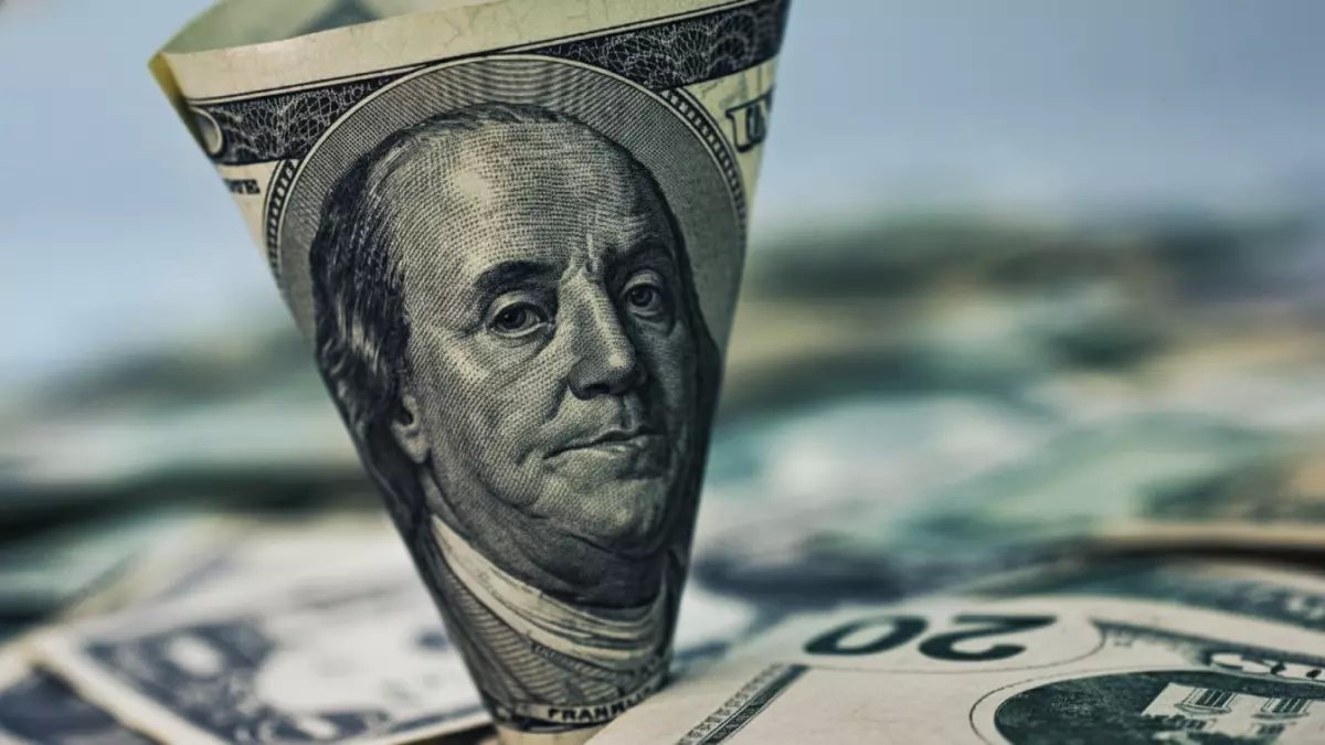 عاجل: الدولار "يتجمد" عند 52.75 جنيه... هل هي العاصفة التي تسبق انهيار الجنيه المصري؟