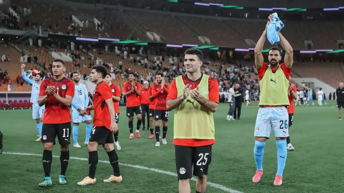 صادم: أمير سعودي يفضح الحقيقة الصعبة وراء رباعية مصر المذلة - "فريق بلا مدرب ولا إدارة!"