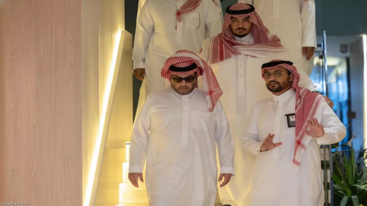 عاجل: تركي آل الشيخ يفتتح مبنى عملاق في جدة ويكشف مفاجأة عبادي الجوهر... صور حصرية!