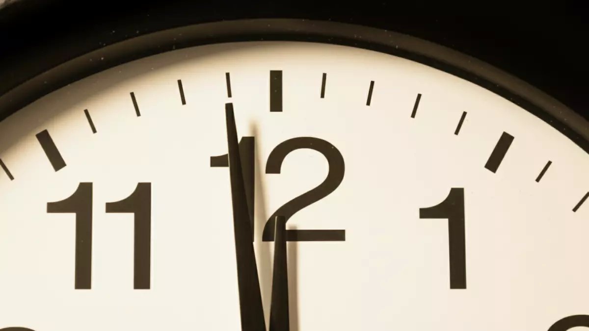 قرر الرئيس السيسي شيئاً سيأخذ منك 60 دقيقة من وقتك غداً.. فما هي المفاجأة العملية وراء هذا الإنجاز؟