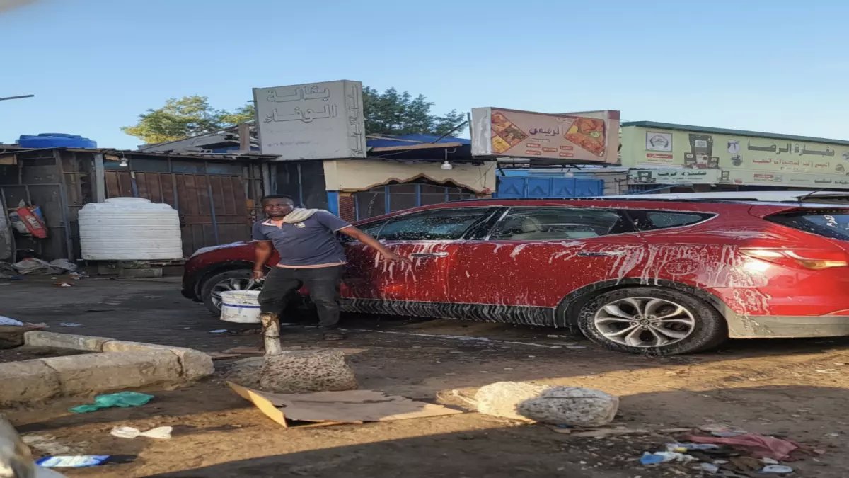 من القرن الأفريقي إلى شوارع عدن… كيف تحولت مهنة بسيطة إلى إمبراطورية اقتصادية خفية؟