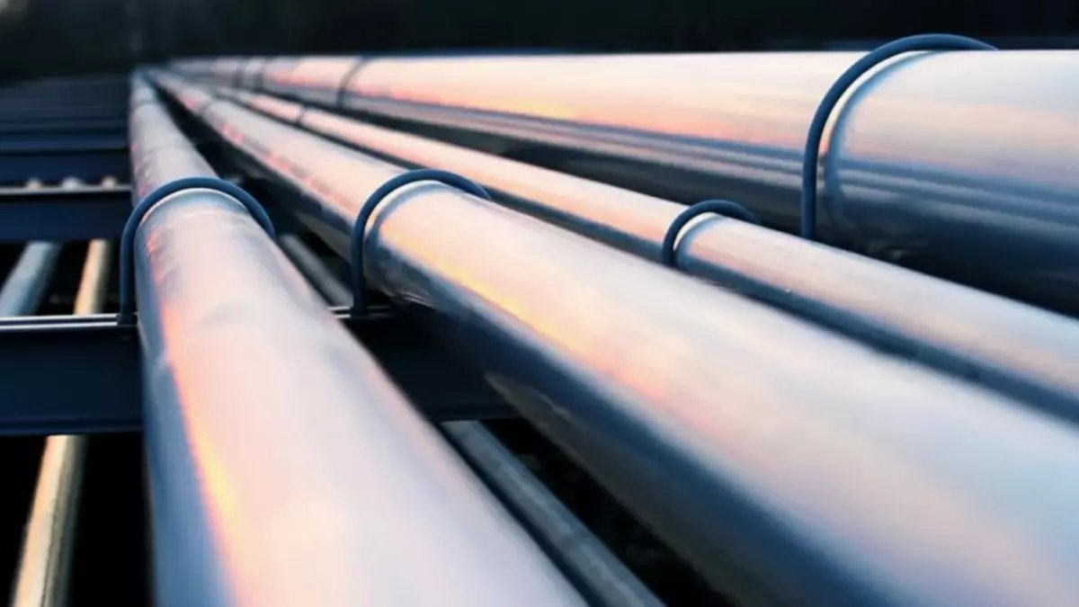 عاجل: السعودية تنقذ العالم من كارثة نفطية... 7 ملايين برميل يومياً تتدفق سراً متجاوزة هرمز المحاصر!