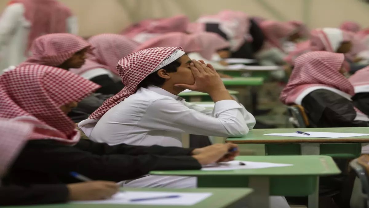 عاجل: السعودية تكشف مفاجأة الدوام الصيفي بعد عيد الفطر... الطلاب في صدمة من الموعد الجديد!