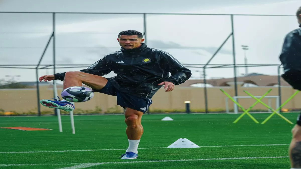 عاجل: رونالدو يعود للرياض بعد الإصابة المخيفة... هل يدرك الصراع الناري مع الهلال؟