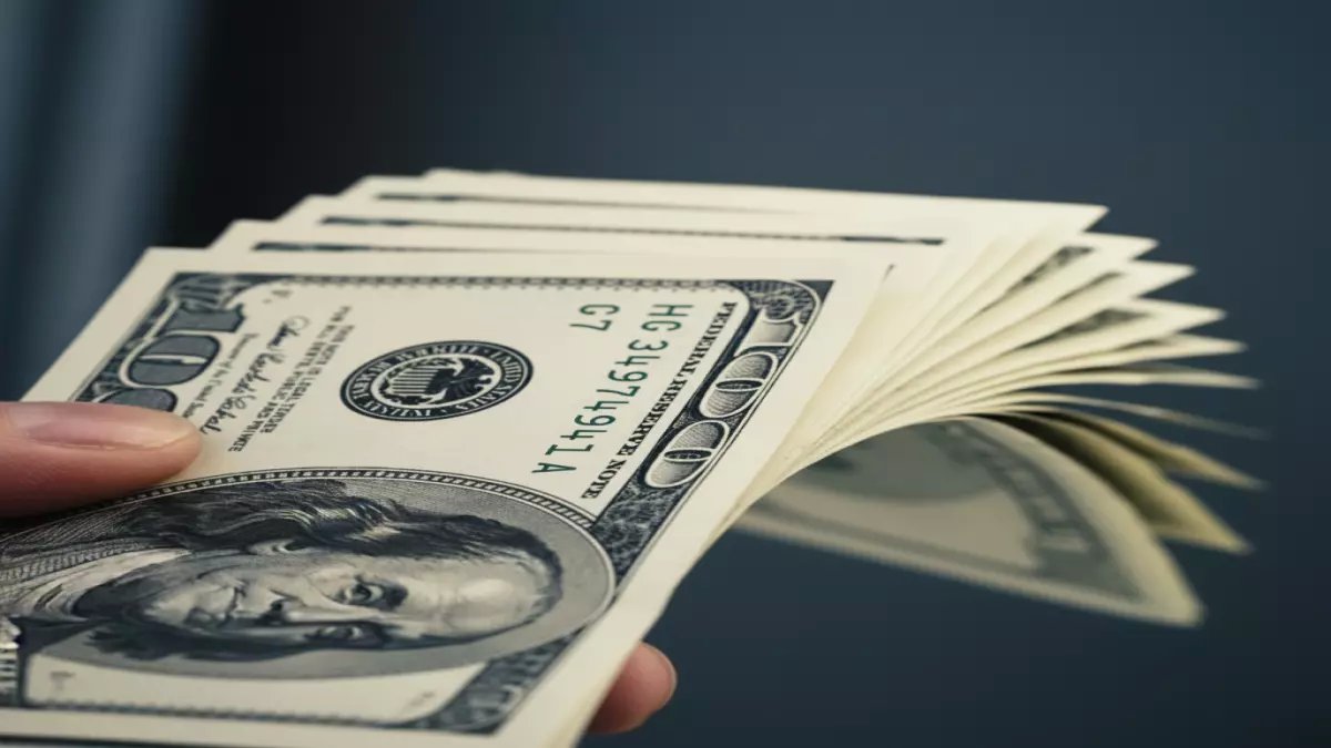 عاجل: الدولار يقفز 75 قرشاً دفعة واحدة ويضرب 54 جنيهاً… هل تنهار القوة الشرائية للمصريين؟