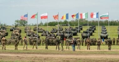 قوات الناتو تنفذ تدريبات بالذخيرة الحية في إستونيا لتعزيز الجاهزية القتالية