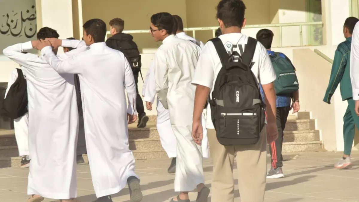 عاجل: 6.5 مليون طالب سعودي تحت المراقبة الآلية... والوزارة تطلق إنذار عام لأولياء الأمور!