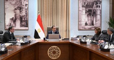 رئيس الوزراء يستعرض منظومة تطوير وتأهيل الكوادر بالجهاز الإداري للدولة