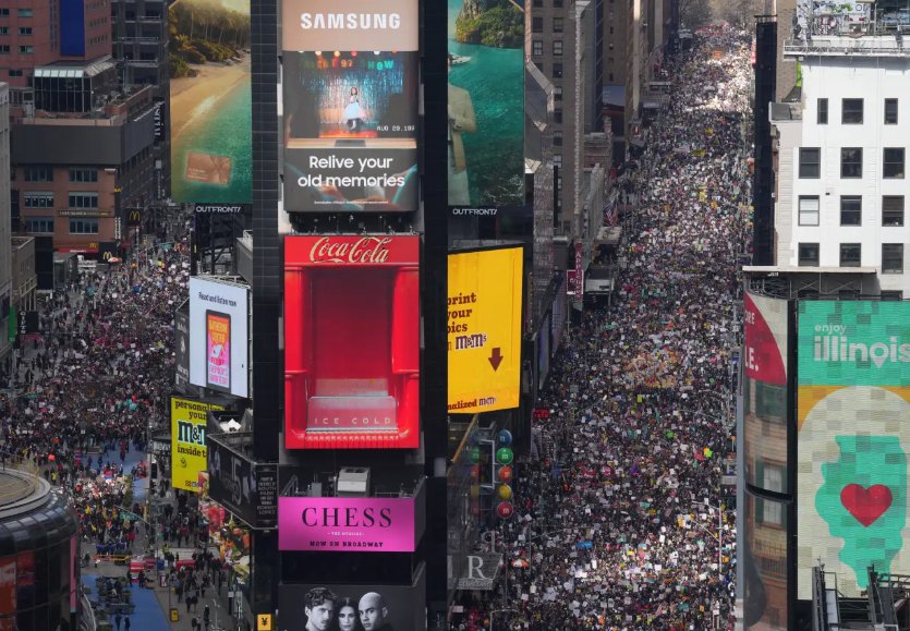 المظاهرات في الشوارع